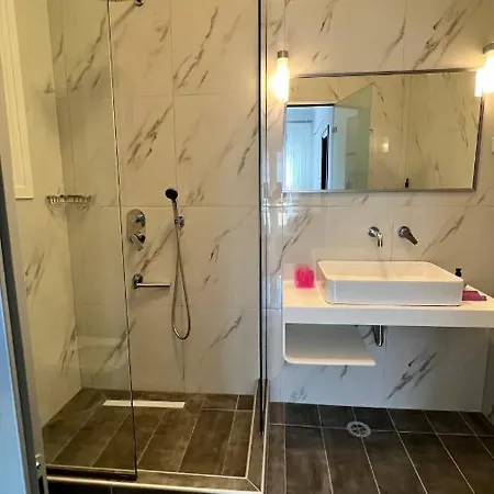 Sumadinac 아파트 *